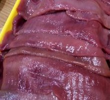 Sliced Pork Kidney with Big Knife