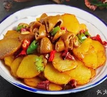 Spicy Pork Intestine and Potato Stir-fry