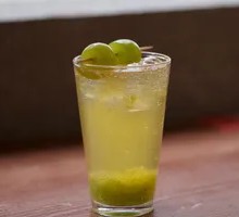 Green Grape Sparkling Water