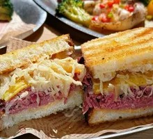 Parsley Beef Sandwich