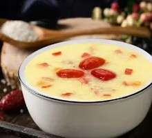 小米红枣枸杞粥