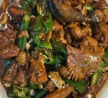 Stir-fried Black Claw Chicken