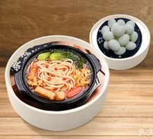 Braised Quail Egg Noodles in Clay Pot