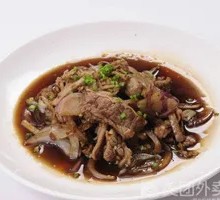 Onion Stir-Fried with Beef