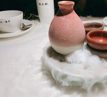 Three Lives, Three Worlds: Peach Blossom Rain Promise