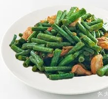 Stir-fried string beans with meat