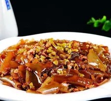 Fresh Rice Noodle Stir-Fry with Pork