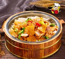 Potato Braised Pork in Wooden Bucket Rice