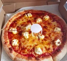 Four-Country Cheese Pizza