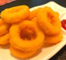 Chicken Onion Rings with Tomato Sauce