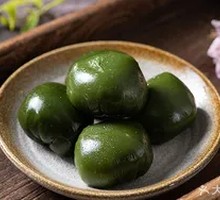 Green rice ball