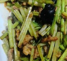 Stir-fried Celery with Shredded Pork