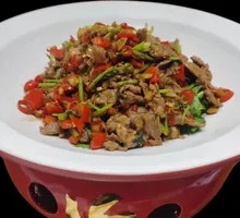 Stir-Fried Beef with Yellow Onion