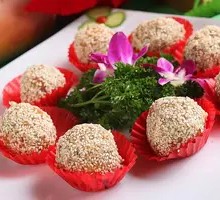 Fried glutinous rice balls