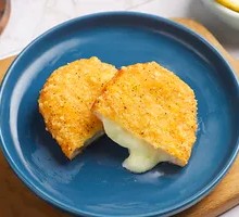 Cheesy Chicken Cutlet with Molten Cheese