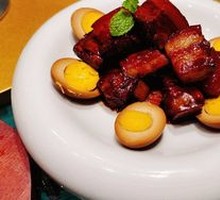 Braised Pork Belly with Preserved Egg