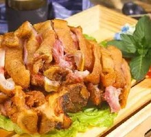 Golden Crispy Pork Shank