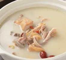 Cantonese Pig's Stomach Chicken Soup
