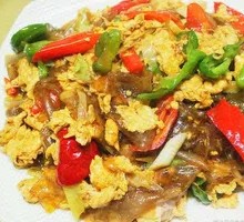 Microwave Duck Egg Stir-fried Rice Noodles