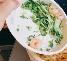 Scallion Oil Shrimp Noodles