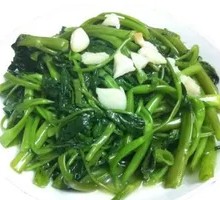 Stir-Fried Water Spinach with Garlic