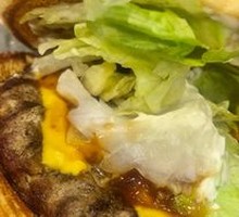 Beef Angus Thick Burger in Red Sauce