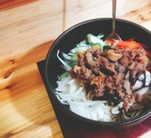 石锅烤牛肉拌饭