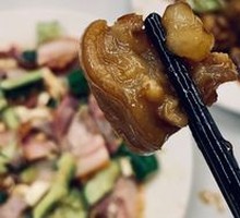 Stir-Fried Pig Trotters