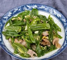 Stir-Fried Pork with Small Chilies