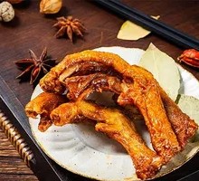 Skin-on Duck Feet
