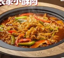 Small Crispy Pork in Clay Pot