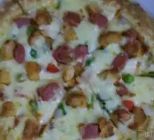 Thai Golden Crispy Chicken Pizza