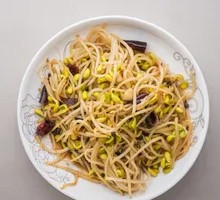 Sour Stir-Fried Bean Sprouts