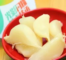 Sweet Pickled Garlic