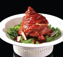 Braised Pork Knuckle in Brown Sauce
