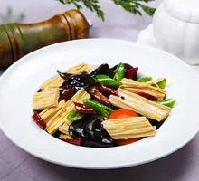 Stir-fried Bamboo Shoots with Green Pepper