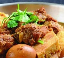 Stewed Spare Ribs with Wheat Gluten and Eggs