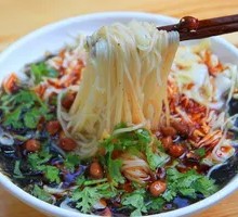 Tomato-flavored Korean Noodles