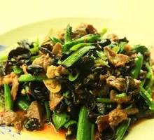 Stir-fried Pork with Wood Ear Mushrooms
