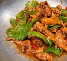 Zhangqiu Iron Pot Stir-fried Snow Mountain Chicken