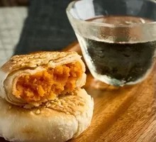 Salted Egg Yolk Mung Bean Cake