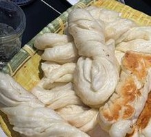 Flower-shaped steamed bun