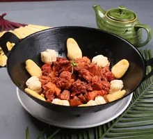 Stewed Goose in Iron Pot