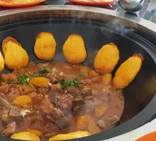 Braised Pork Ribs with Pickled Cabbage in Iron Pot