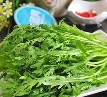 Chinese chrysanthemum greens