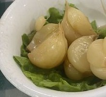 Sweet Pickled Garlic