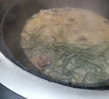Stewed Goose in Iron Pot