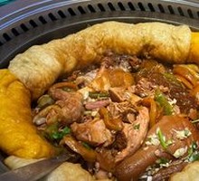 Braised Pork Knuckle in Soy Sauce