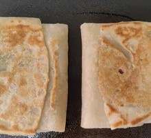 Pan-Fried Chives Dumplings