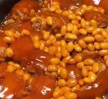 Braised Pig's Feet with Soybeans